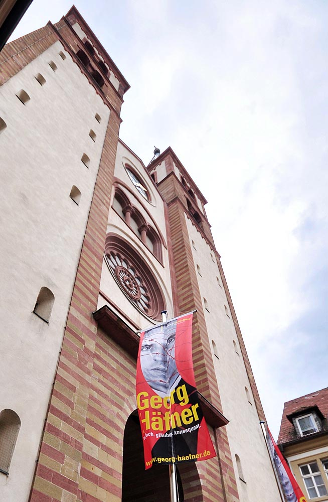 Dom mit Häfnerbefallgung